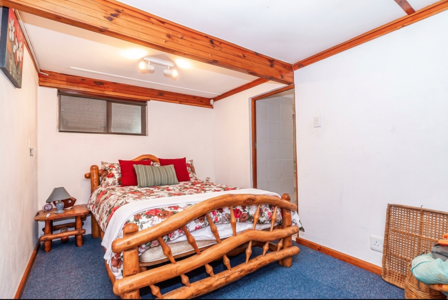 7 Bedroom Property for Sale in Kleinbaai Western Cape